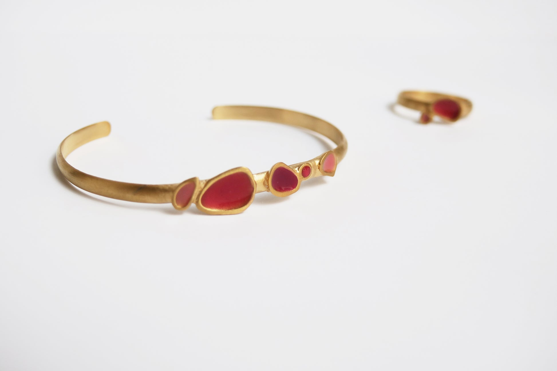 Indian JEWELLERY ARNA Store jewellery high quality materials. handcrafted jewellery, Silver gold coated earrings, everyday jewellery, Indian jewellery, contemporary jewellery, Indian brand, jewellery India, Silver jewellery, statement jewellery, jewellery outfit, colourful earrings, beautiful earrings, silver bangles
